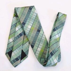 Kenneth Cole Reaction Green Plaid Checks Mens Neck Tie 57x3.25 Modern Profession